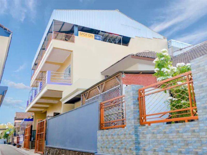 Spot On 1870 Graha Batu Mulia Hotel Exterior foto
