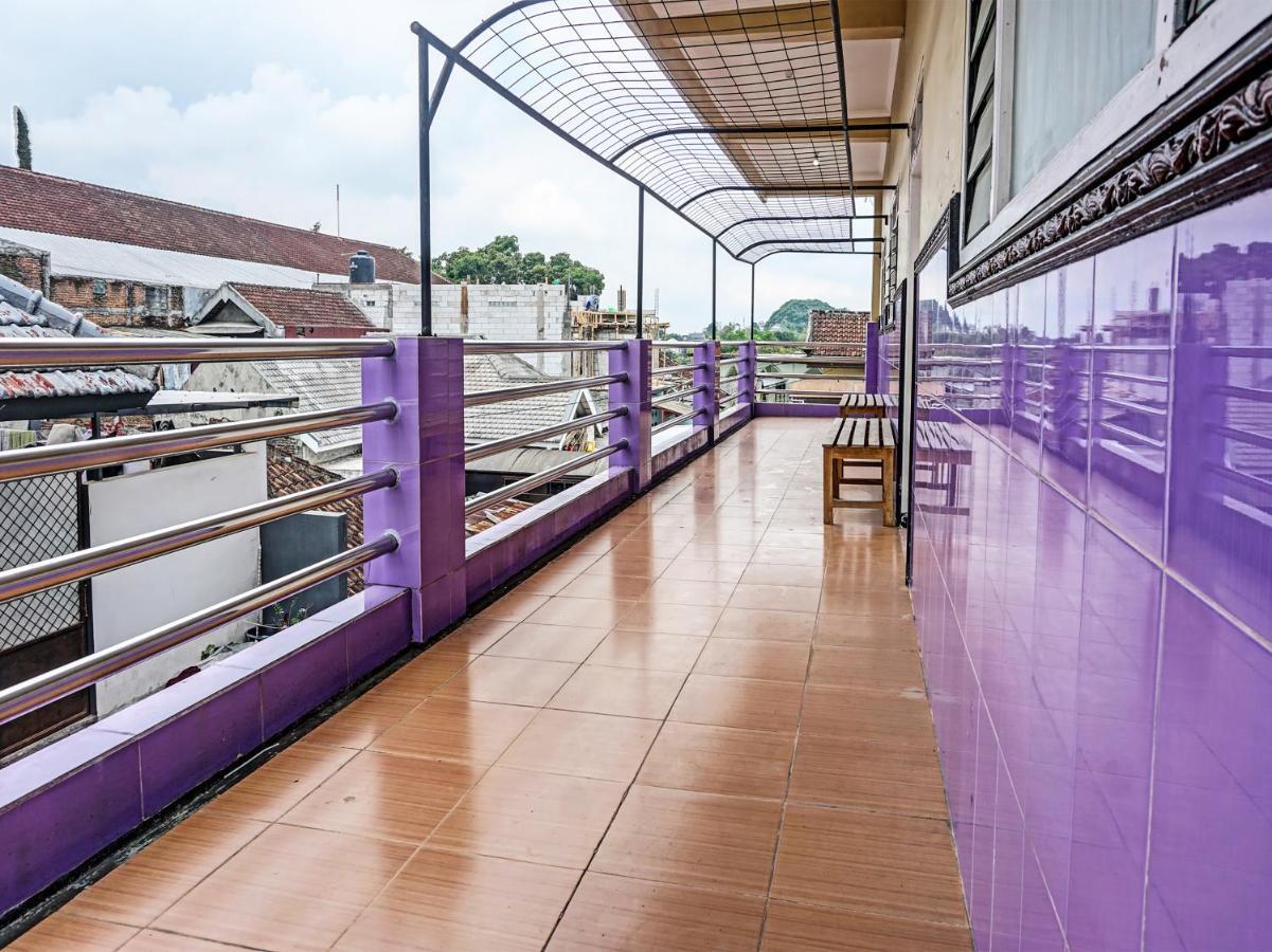 Spot On 1870 Graha Batu Mulia Hotel Exterior foto