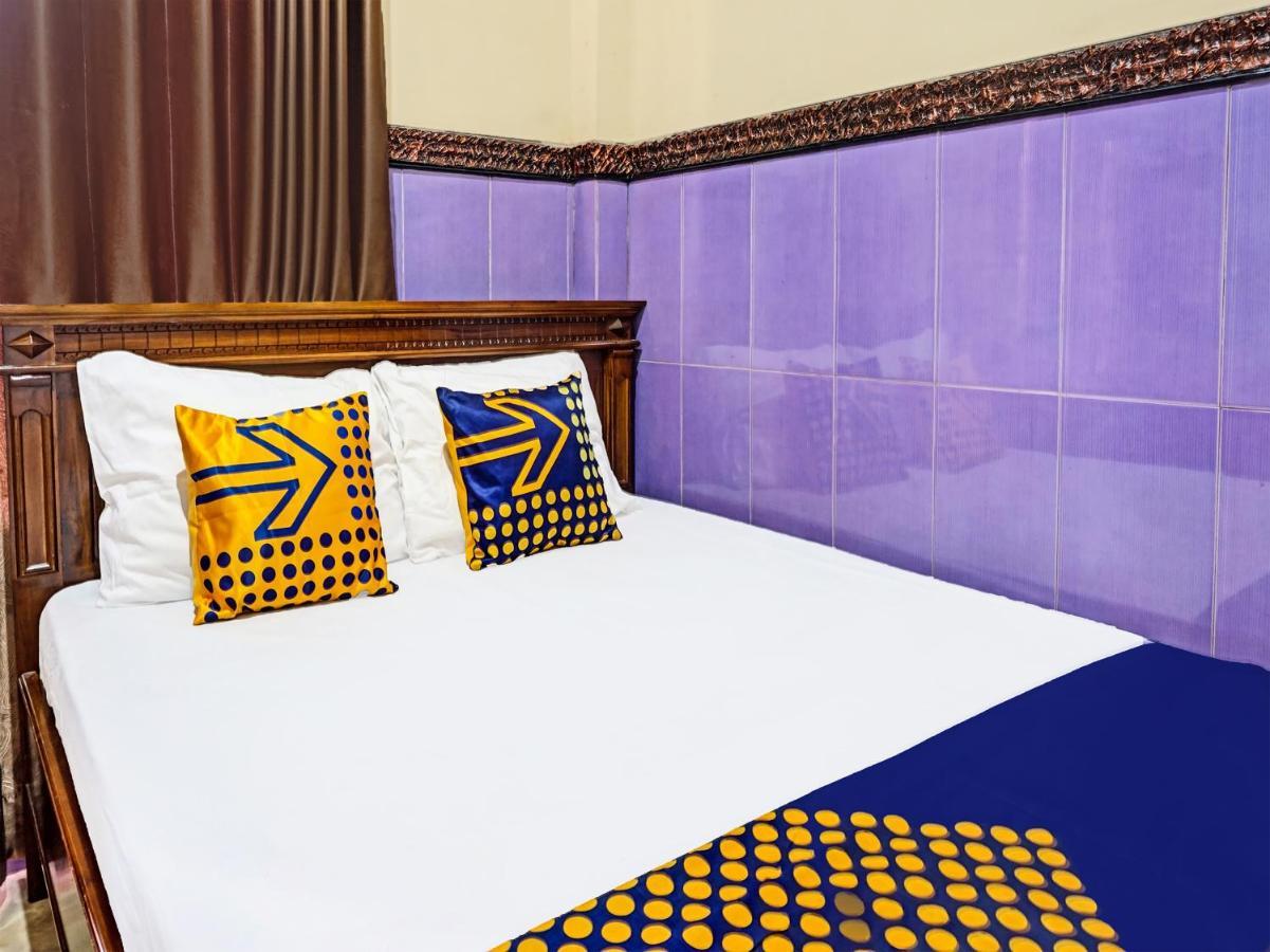 Spot On 1870 Graha Batu Mulia Hotel Exterior foto